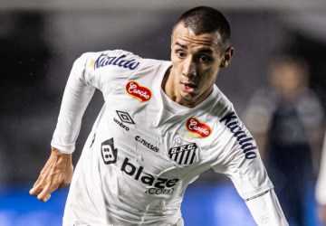 Gabriel Bontempo renova contrato com o Santos até 2027